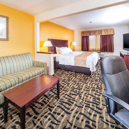 Quality Inn & Suites Danville Exterior photo