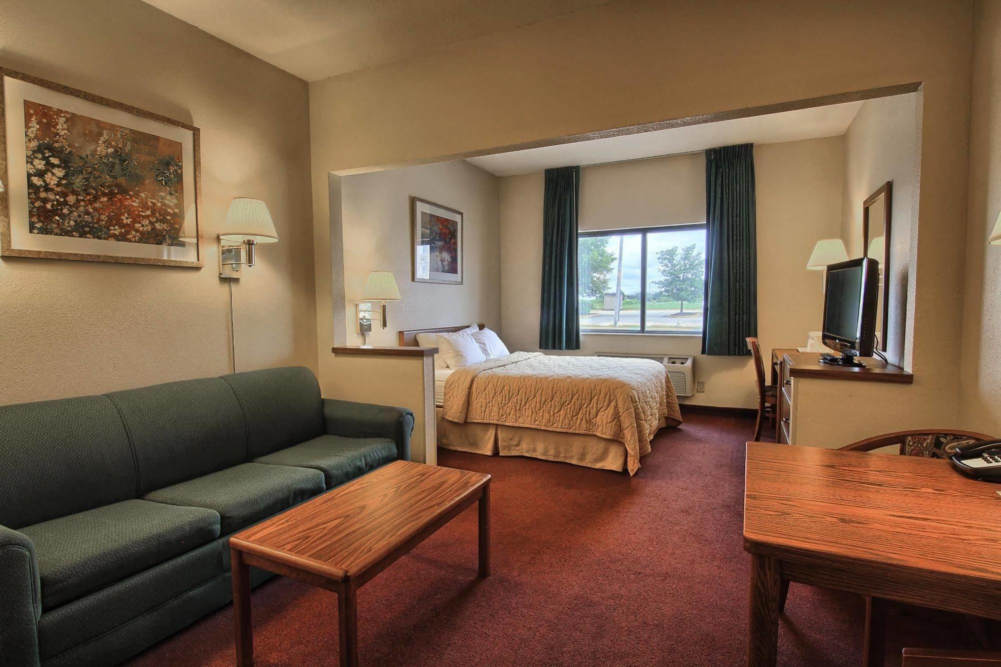 Quality Inn & Suites Danville Exterior photo